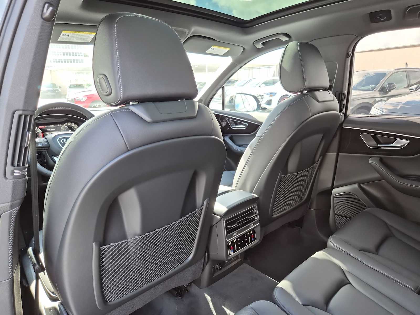 Thumbnail: 2026 Audi Q7 - 17