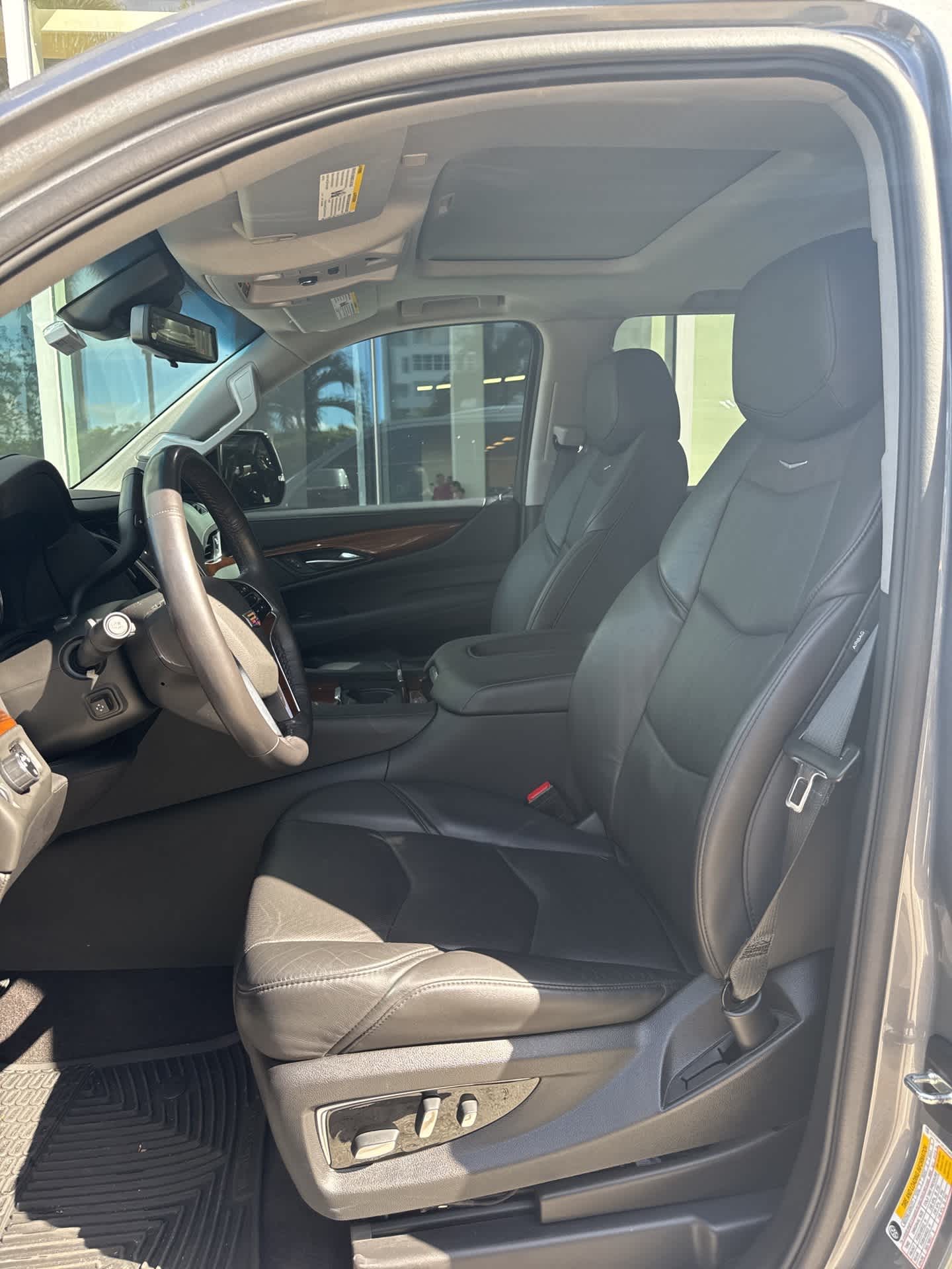 Thumbnail: 2020 Cadillac Escalade - 4