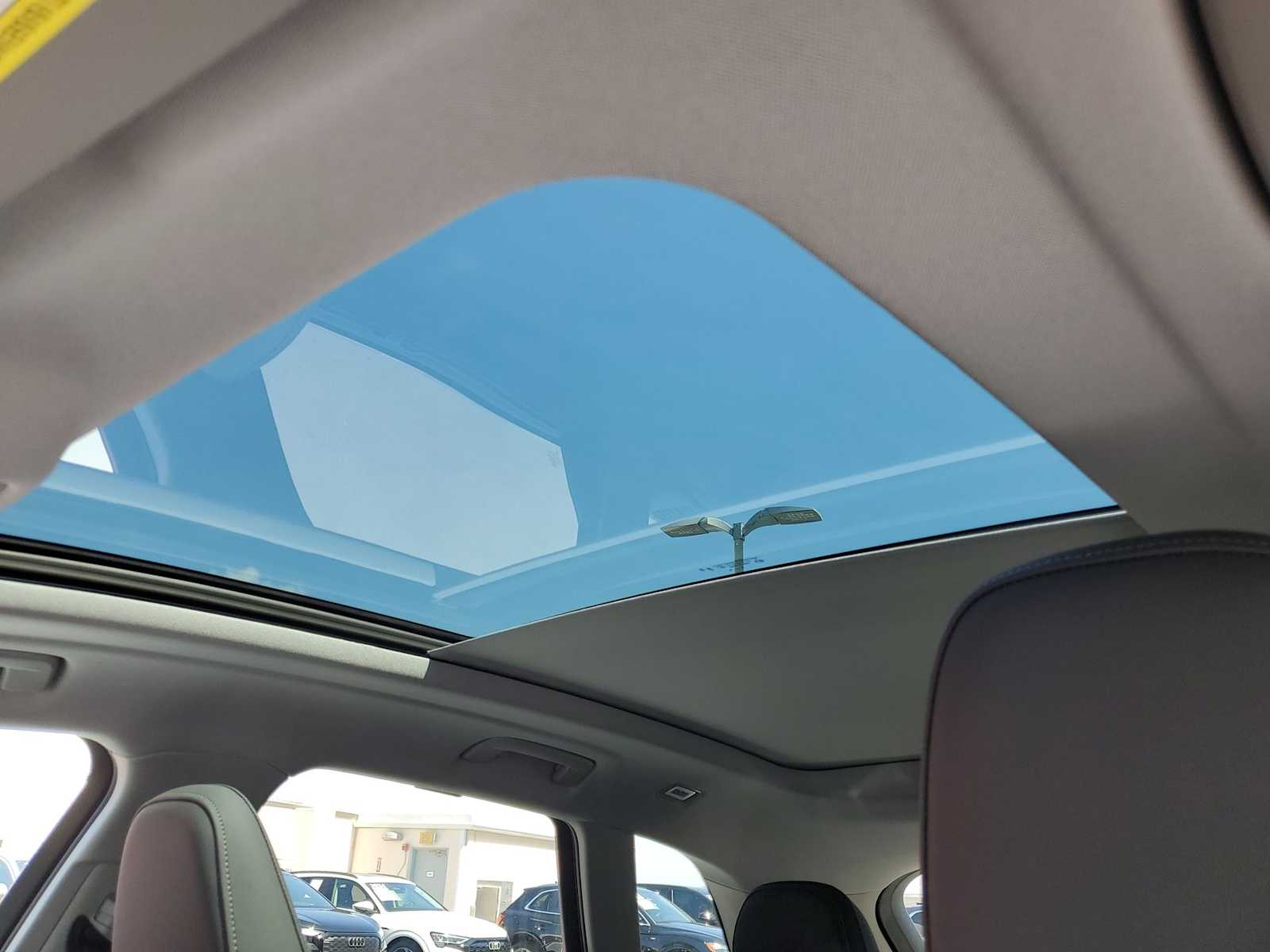 Thumbnail: 2025 Audi Q5 - 15