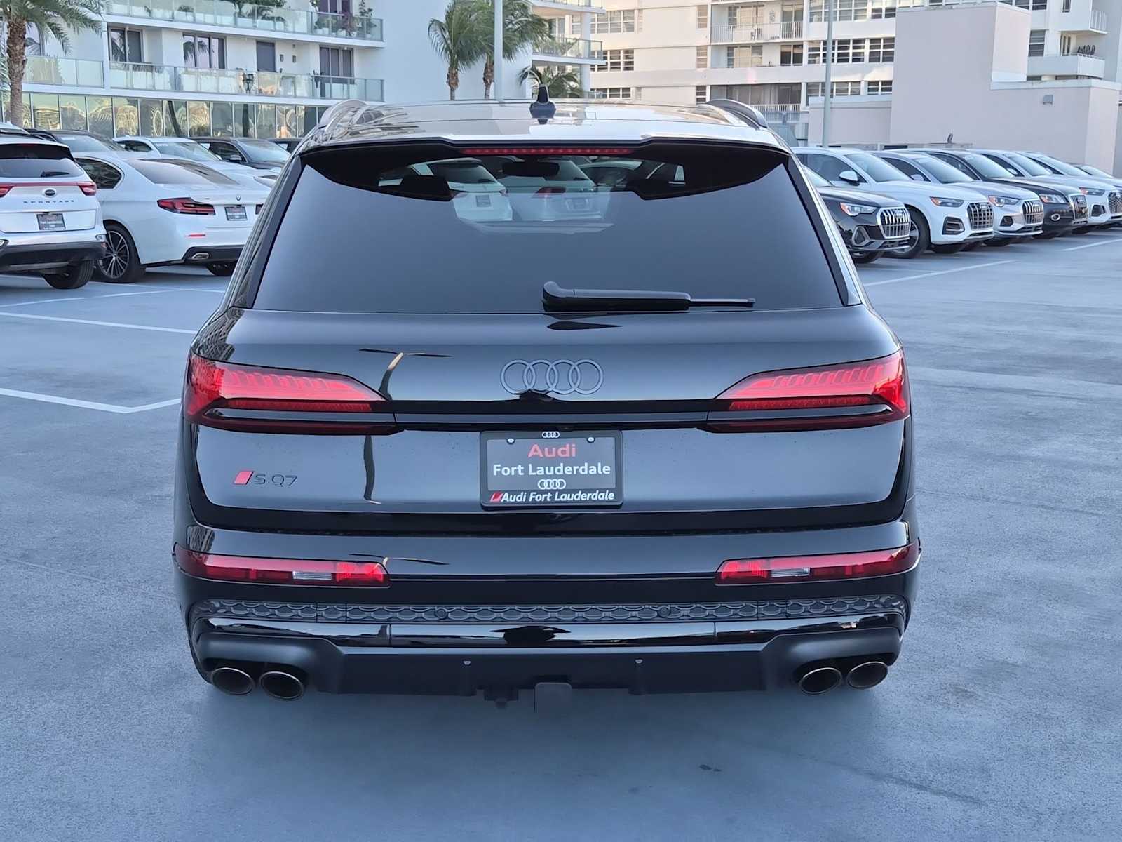 Thumbnail: 2026 Audi SQ7 - 5