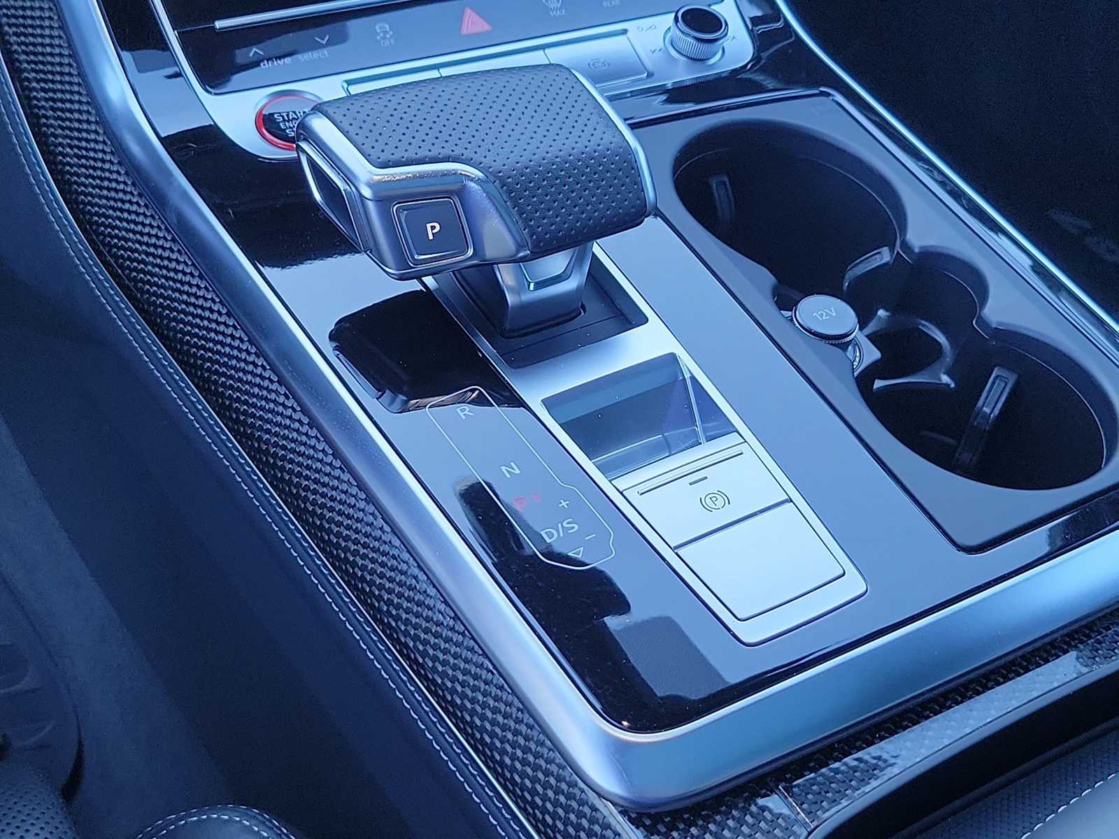 Thumbnail: 2023 Audi SQ7 - 25