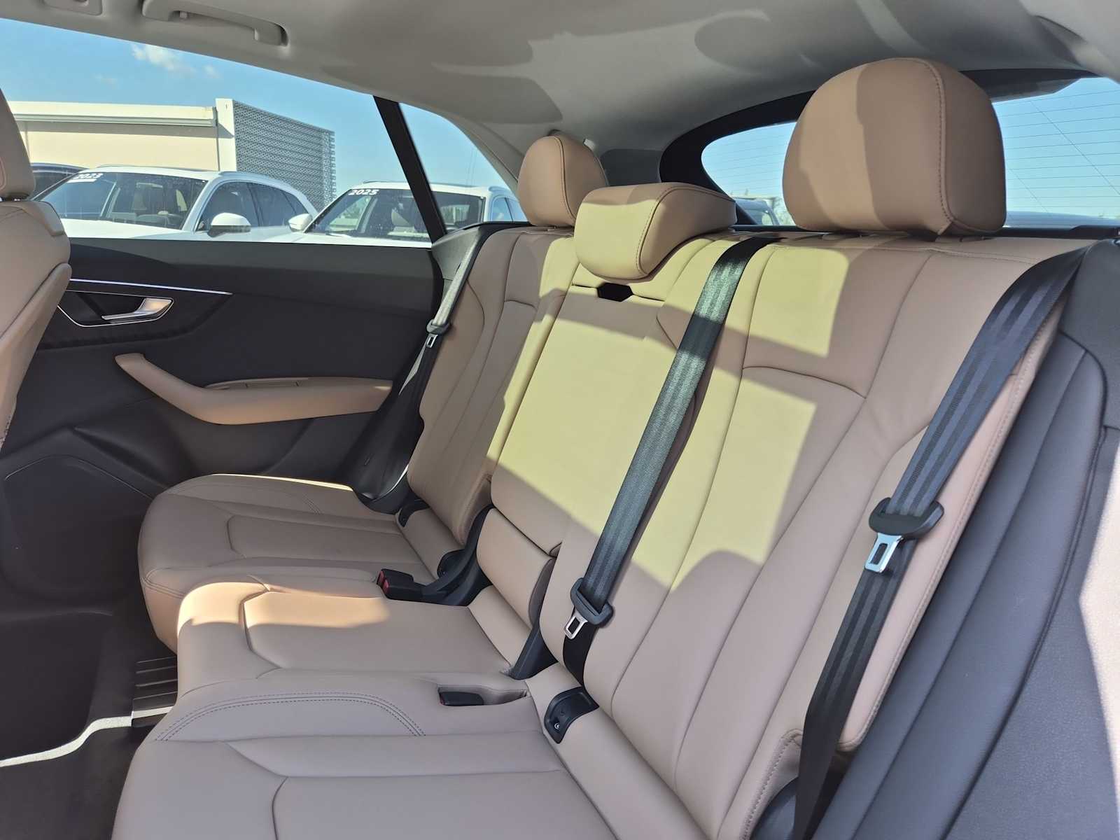 Thumbnail: 2025 Audi Q8 - 19