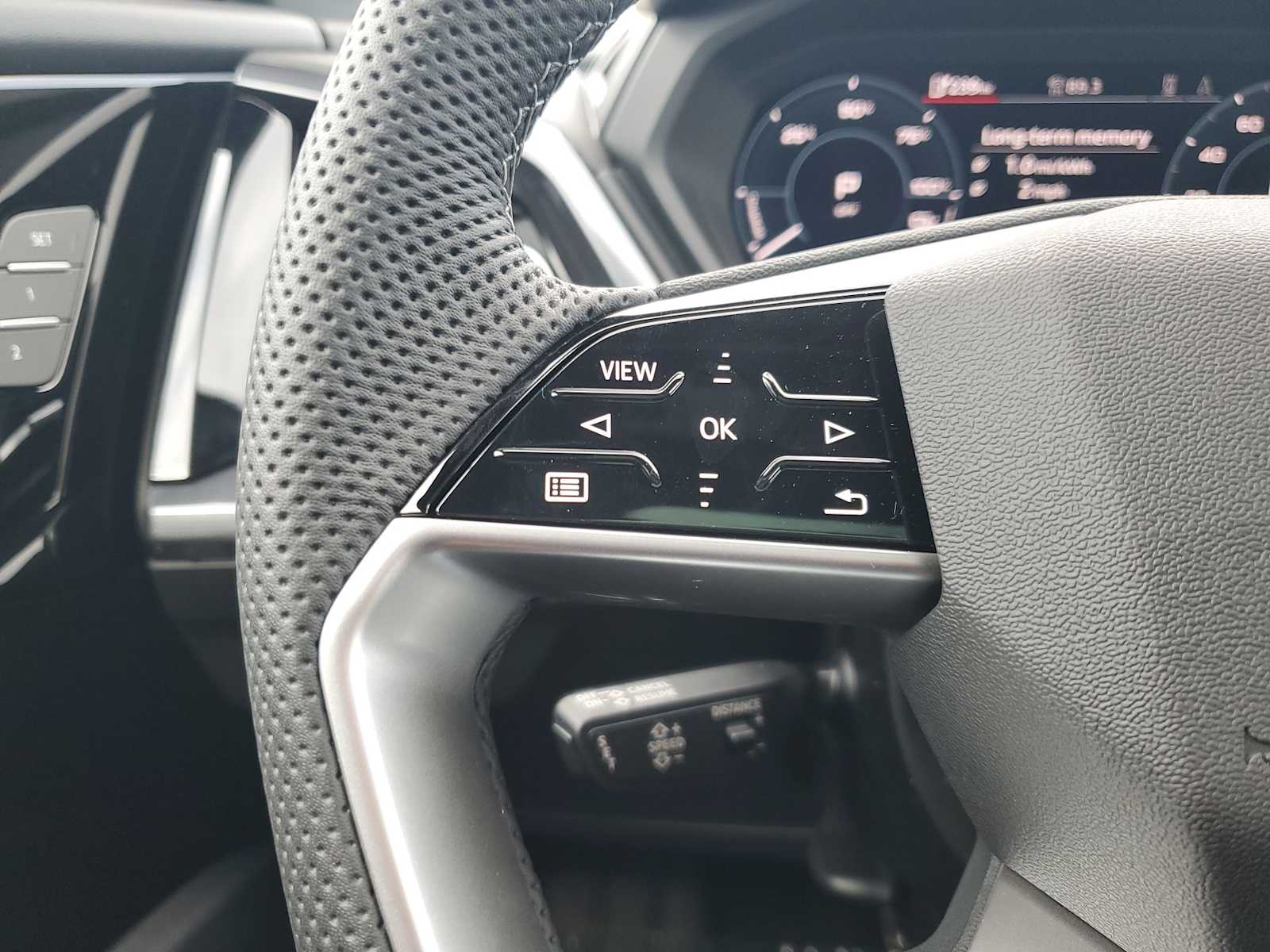 Thumbnail: 2025 Audi Q4 e-tron - 17