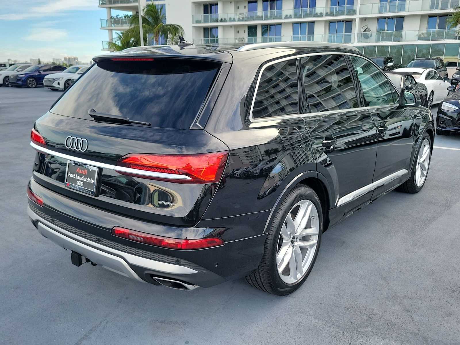 Thumbnail: 2025 Audi Q7 - 6