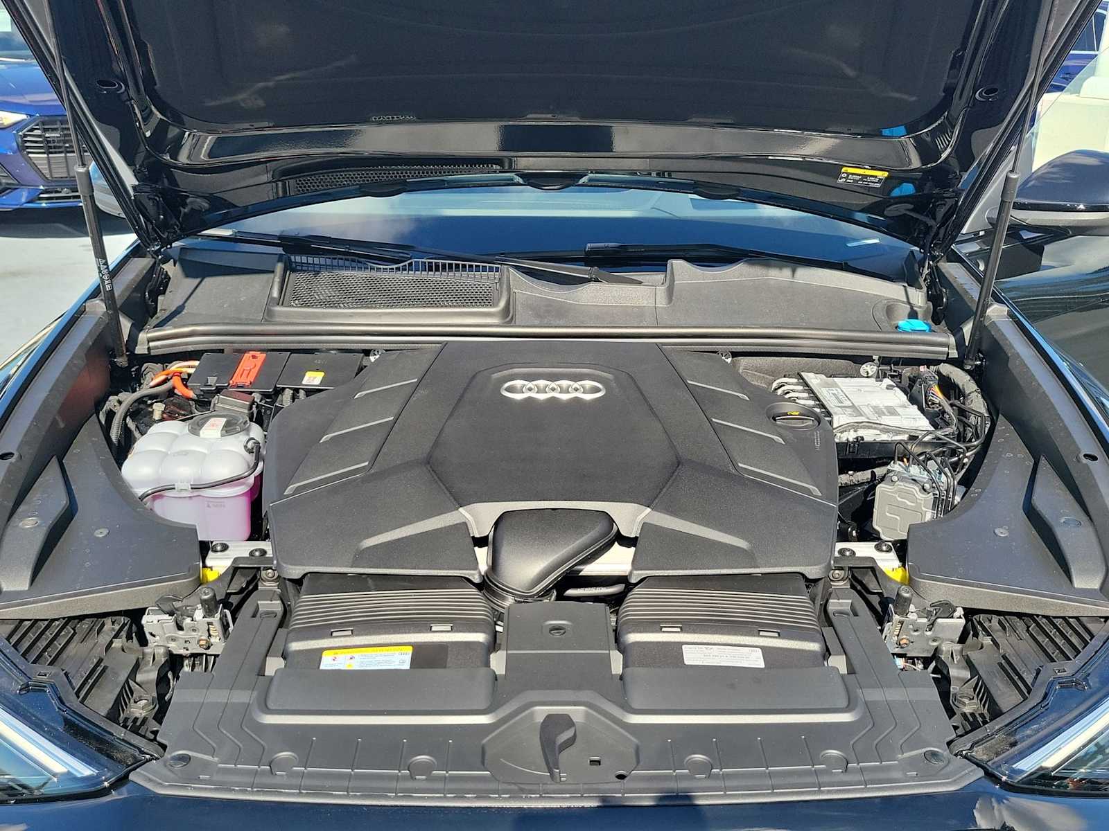 Thumbnail: 2026 Audi Q8 - 13