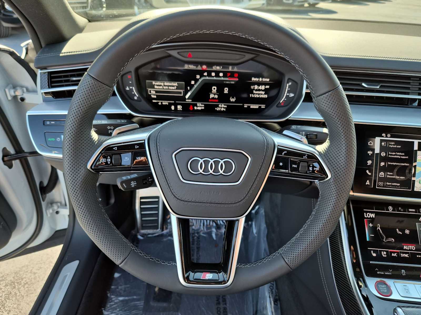 Thumbnail: 2025 Audi S8 - 20