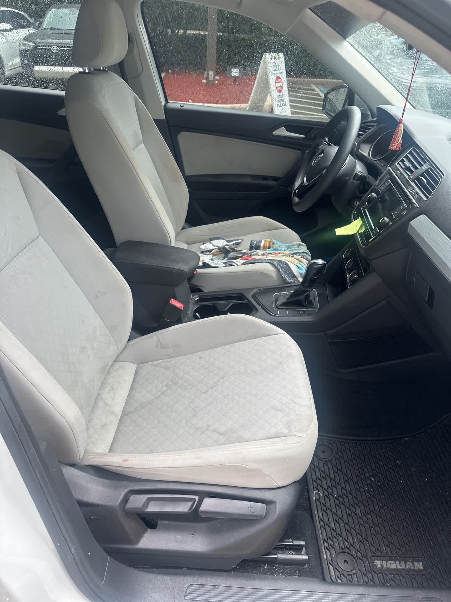 Thumbnail: 2019 Volkswagen Tiguan - 4