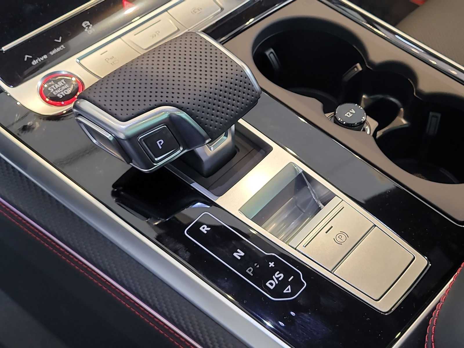 Thumbnail: 2026 Audi SQ7 - 22