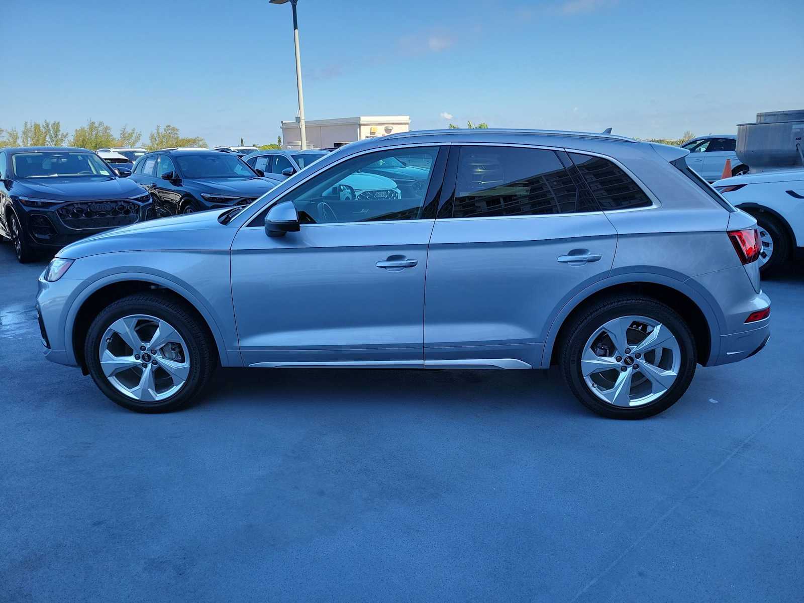 Thumbnail: 2021 Audi Q5 - 3