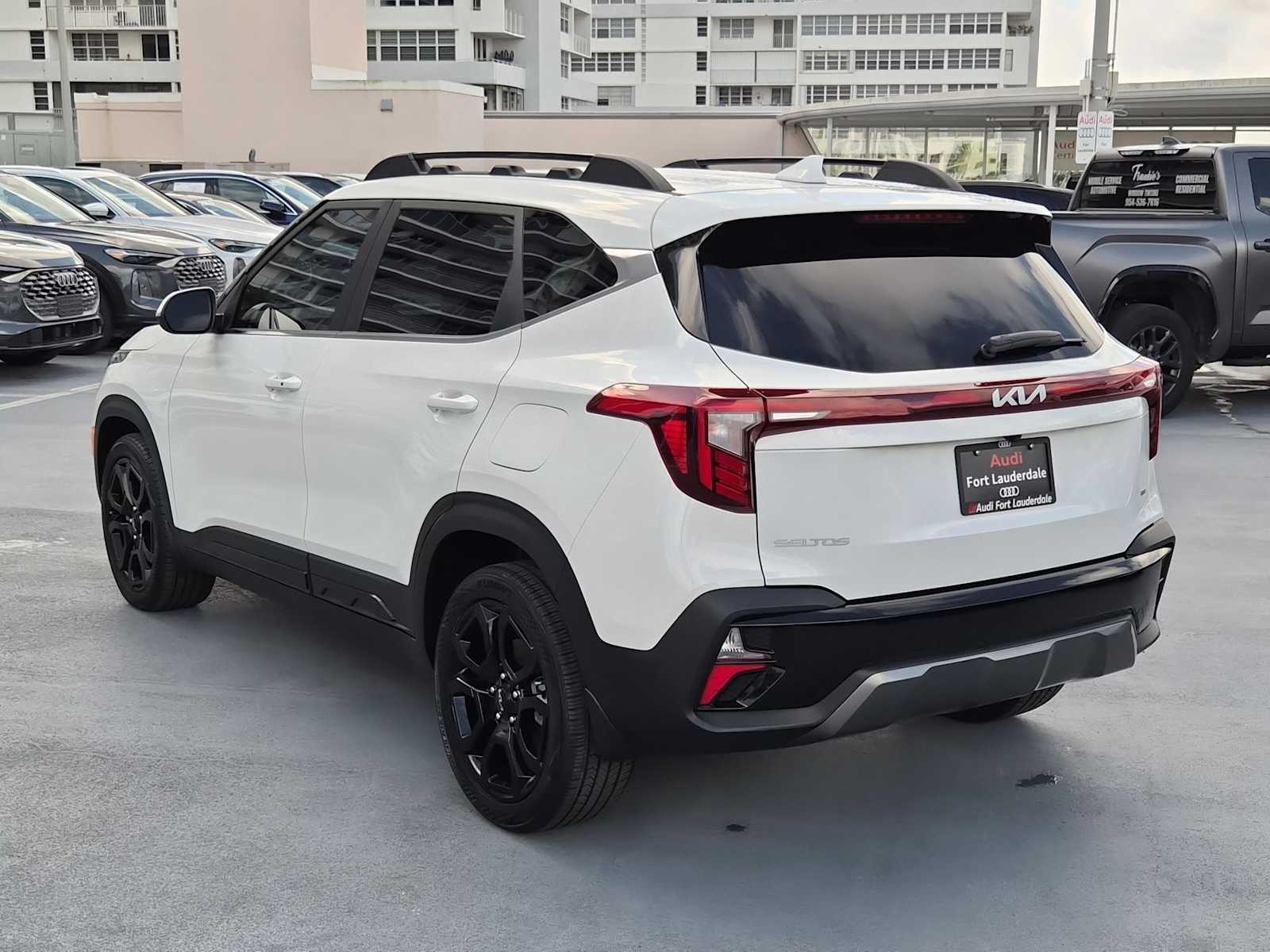 Thumbnail: 2024 Kia Seltos - 4