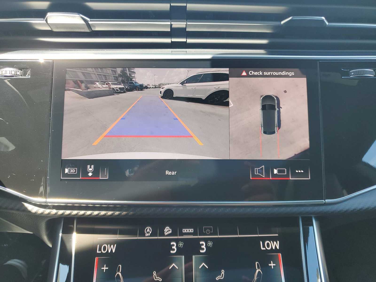 Thumbnail: 2025 Audi SQ8 - 21