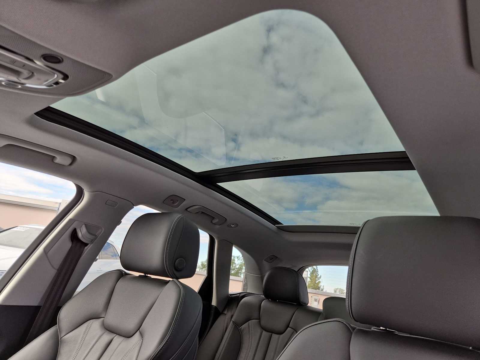 Thumbnail: 2023 Audi Q5 - 17