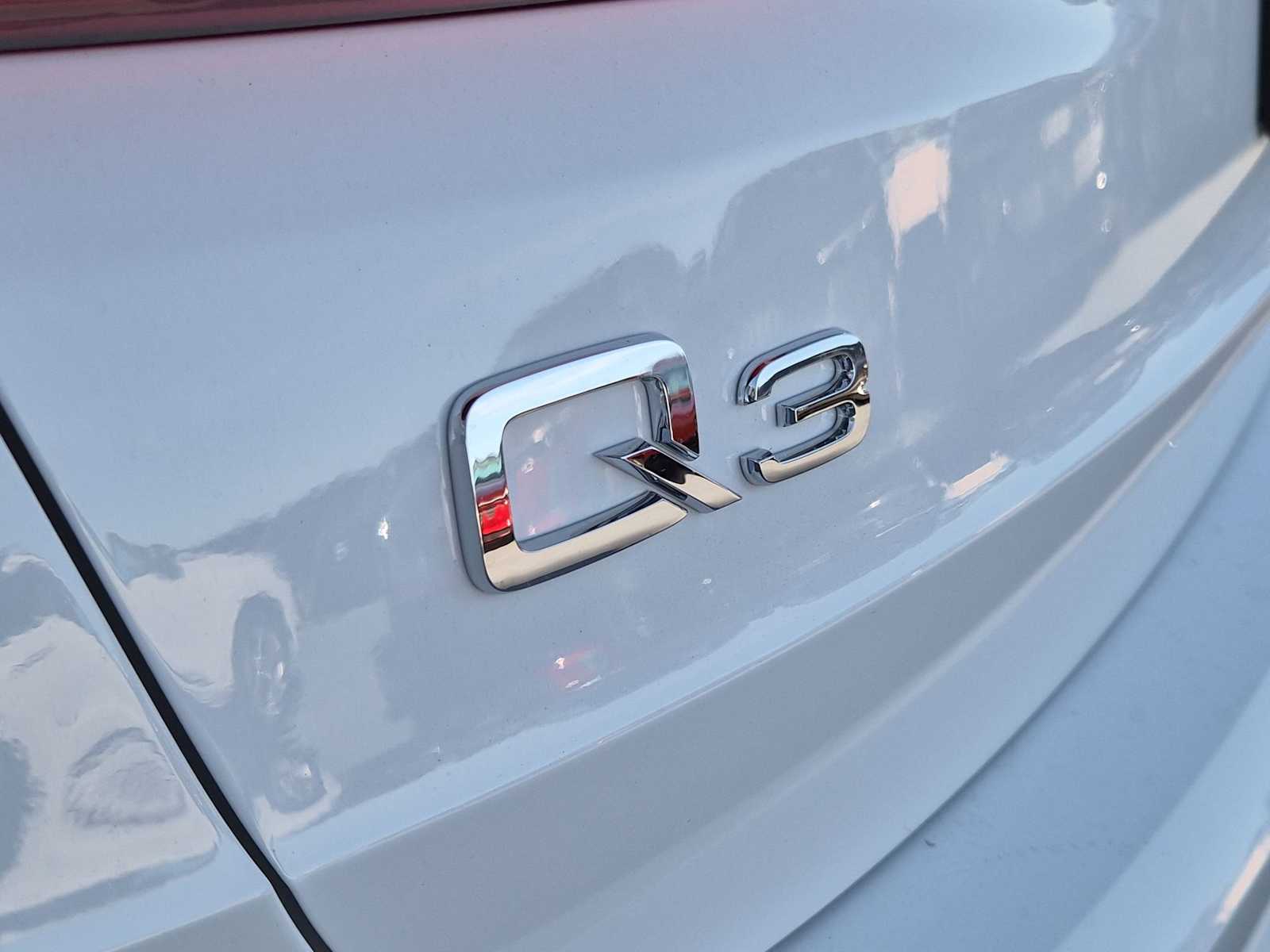 Thumbnail: 2025 Audi Q3 - 10