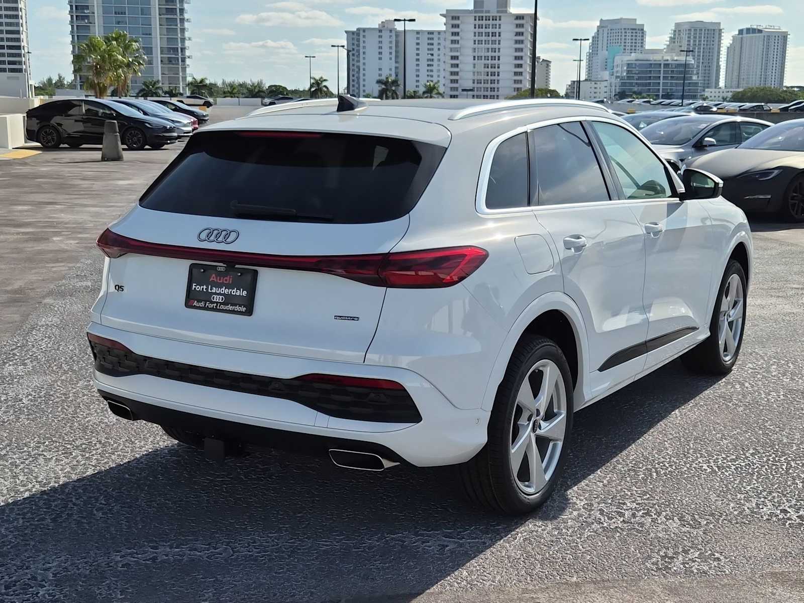 Thumbnail: 2025 Audi Q5 - 6