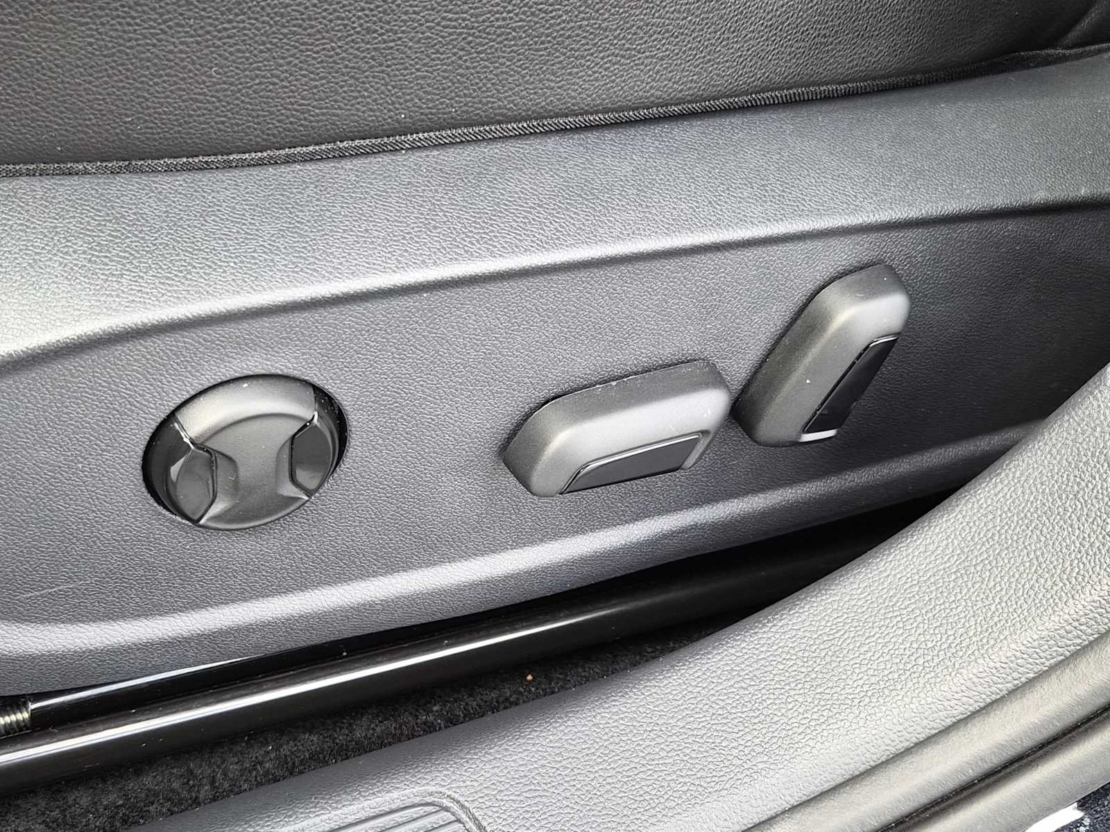 Thumbnail: 2023 Volkswagen Jetta - 16