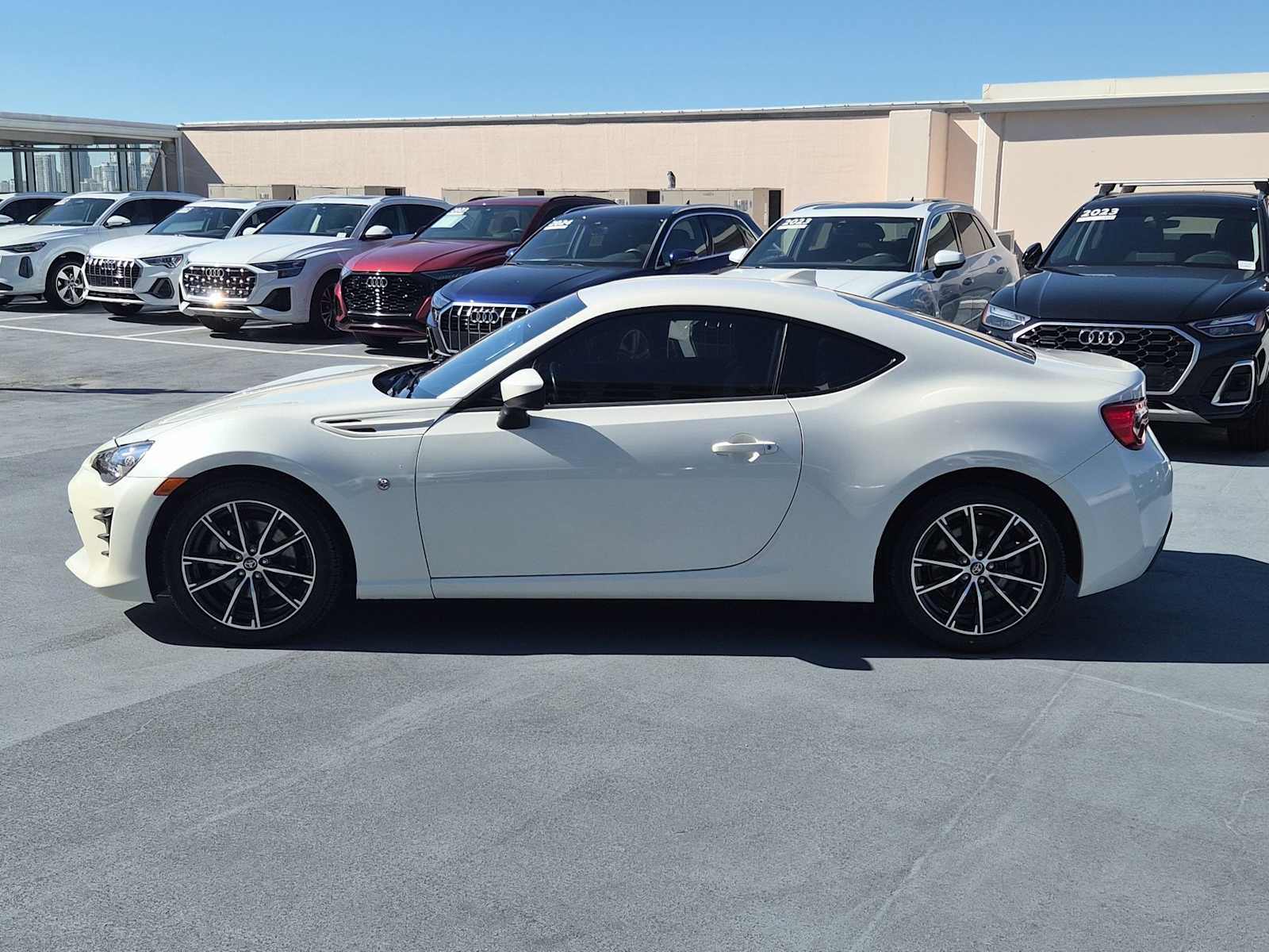 Thumbnail: 2017 Toyota 86 - 3