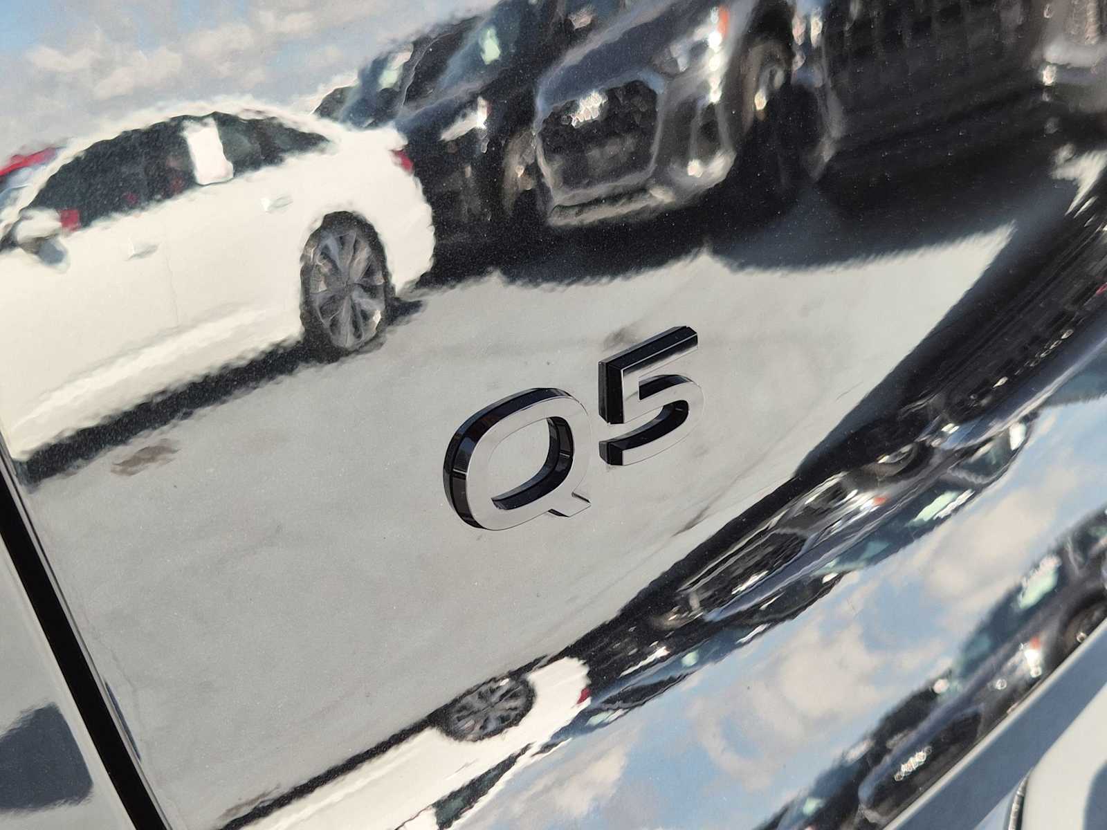Thumbnail: 2025 Audi Q5 - 10