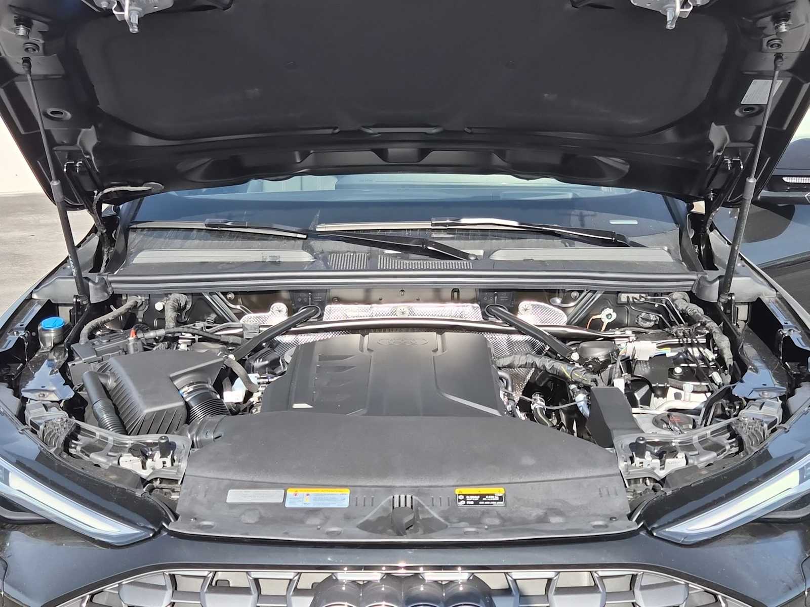 Thumbnail: 2025 Audi Q5 - 13