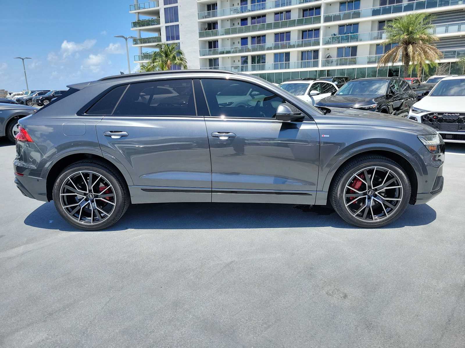 Thumbnail: 2023 Audi Q8 - 7