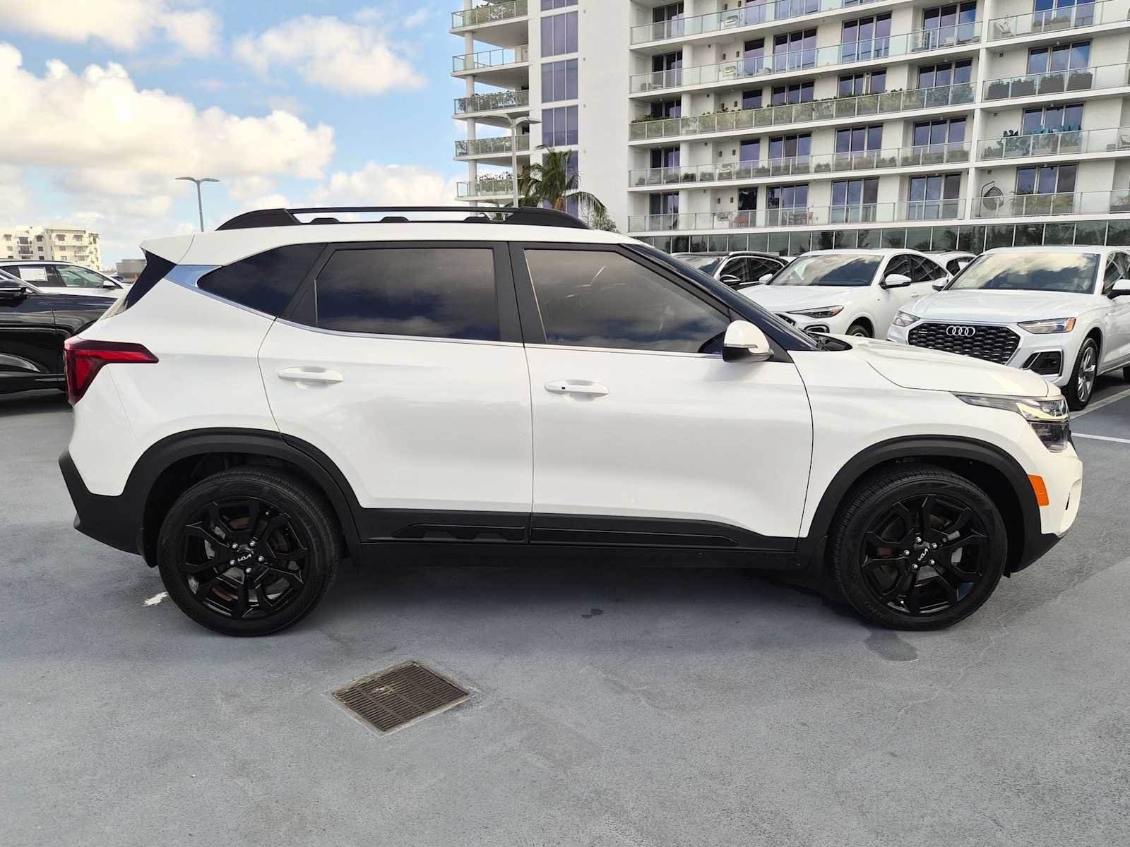 Thumbnail: 2024 Kia Seltos - 7
