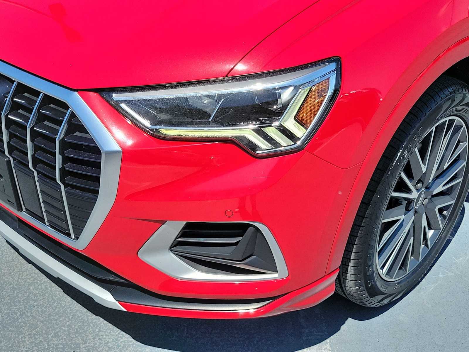 Thumbnail: 2021 Audi Q3 - 10