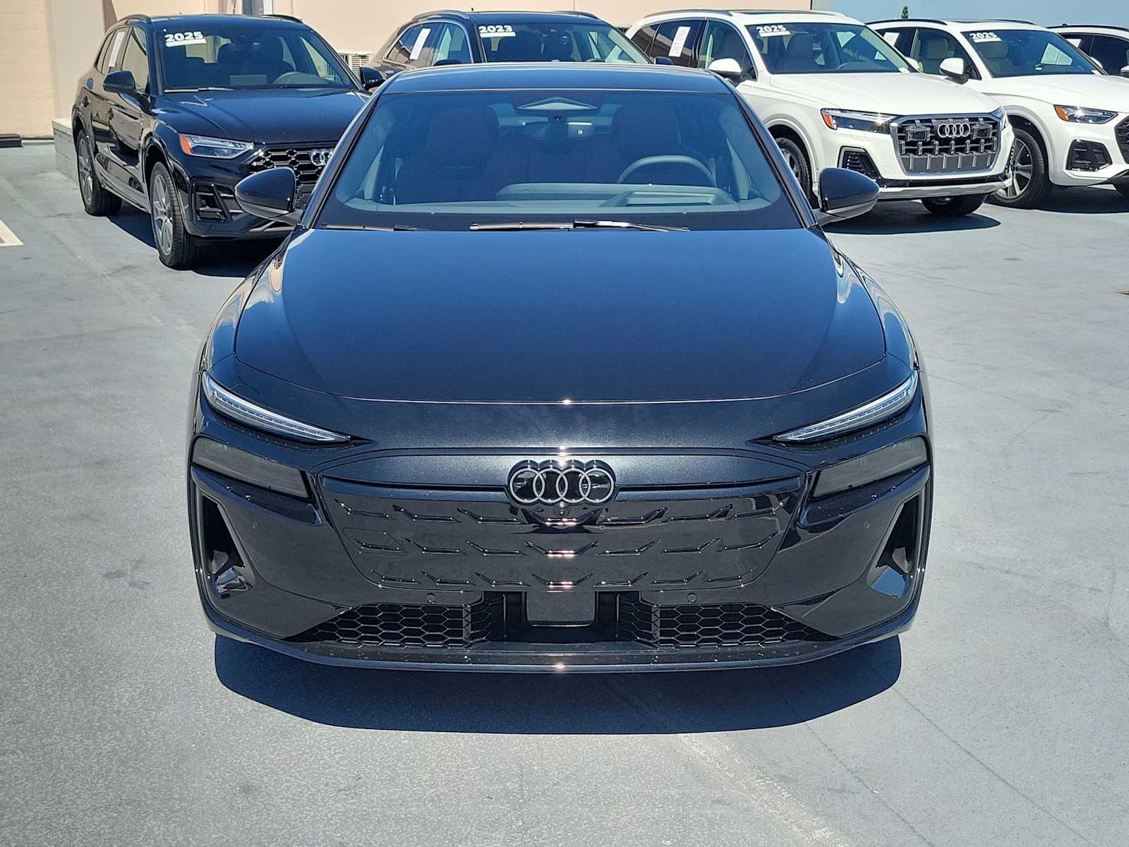 Thumbnail: 2025 Audi e-tron S - 9