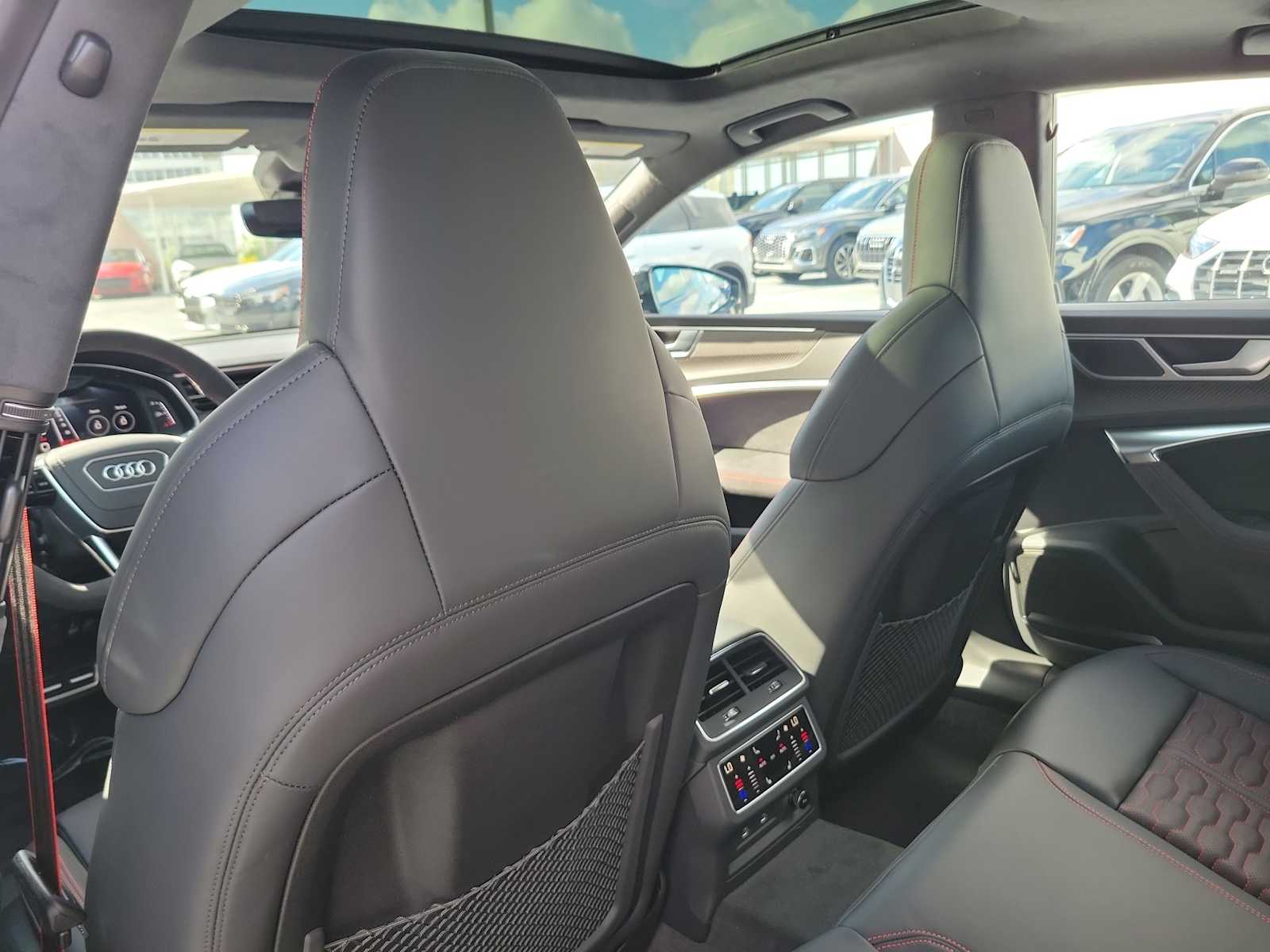 Thumbnail: 2026 Audi RS 7 - 17