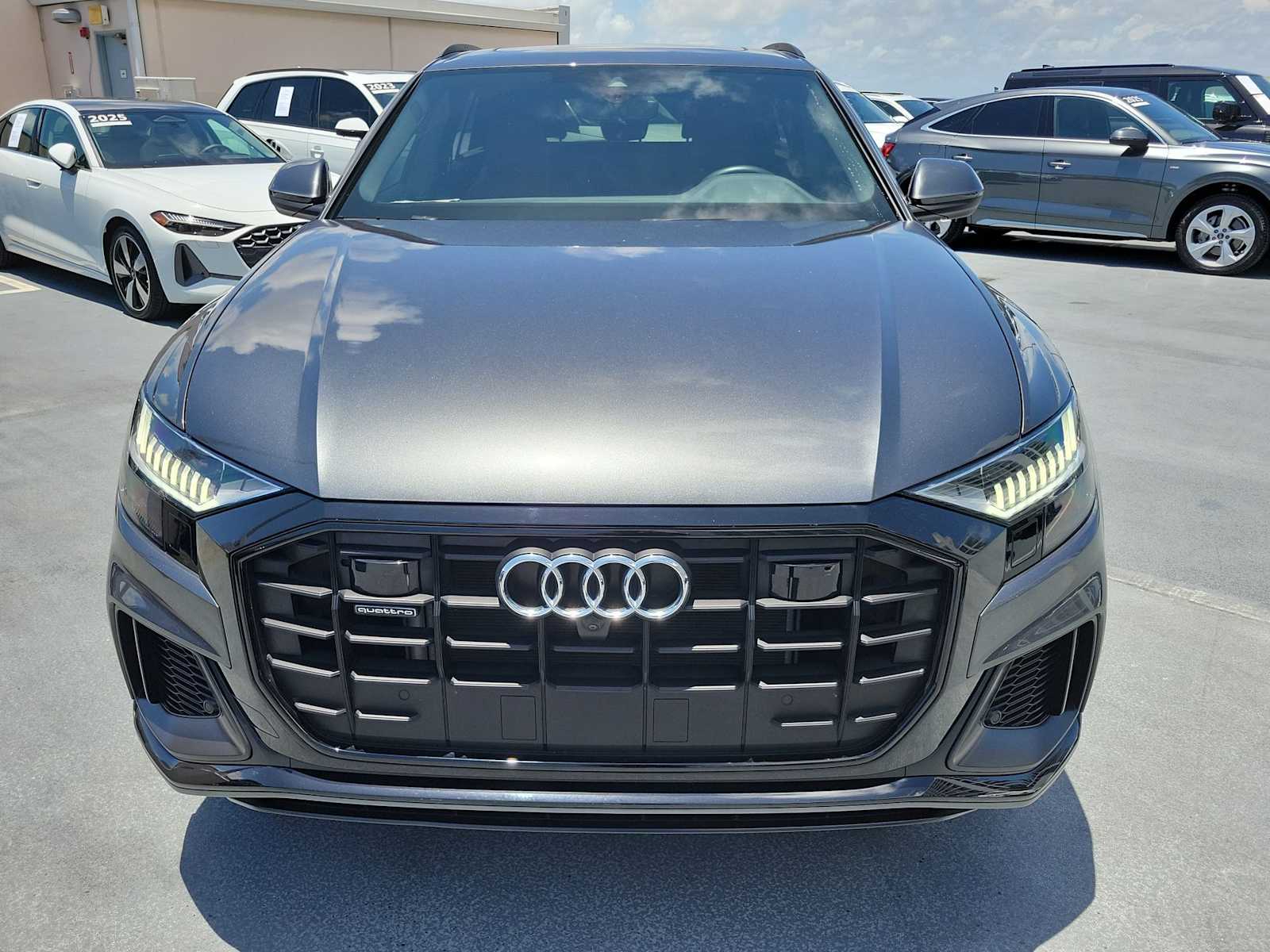 Thumbnail: 2023 Audi Q8 - 9