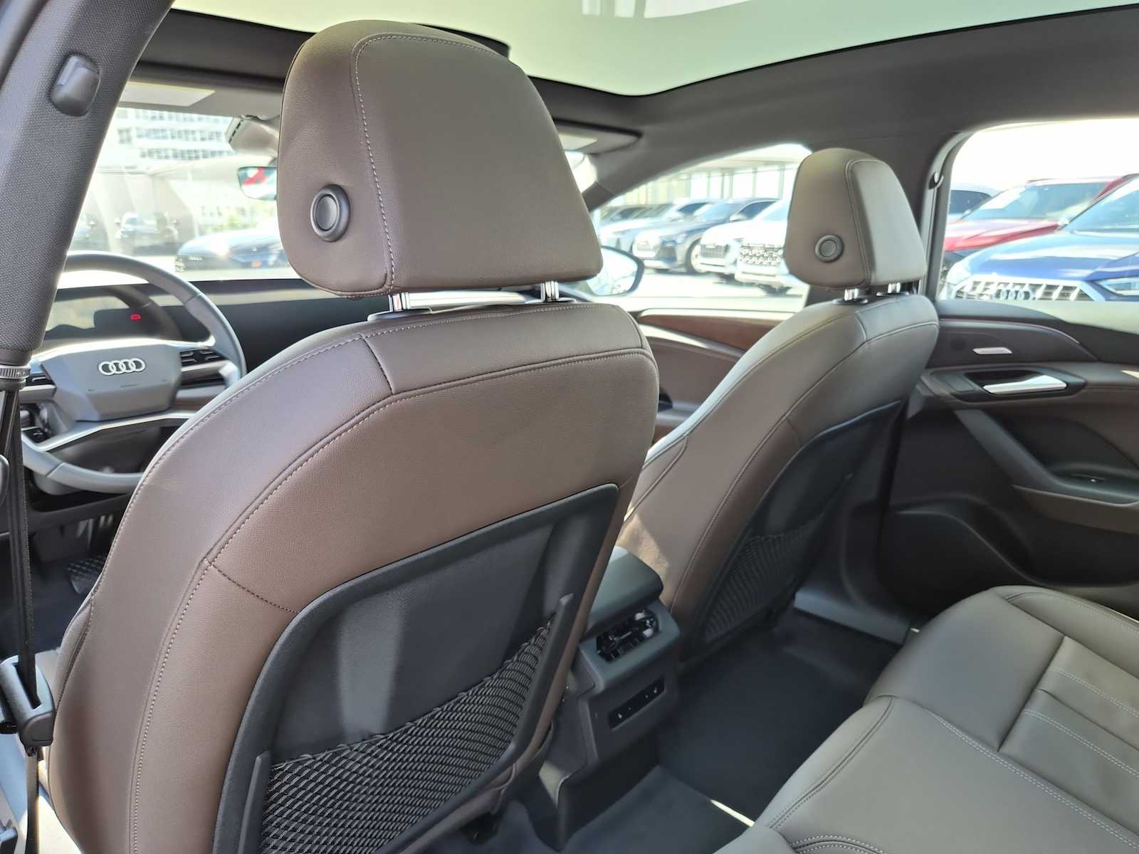 Thumbnail: 2025 Audi e-tron S - 17