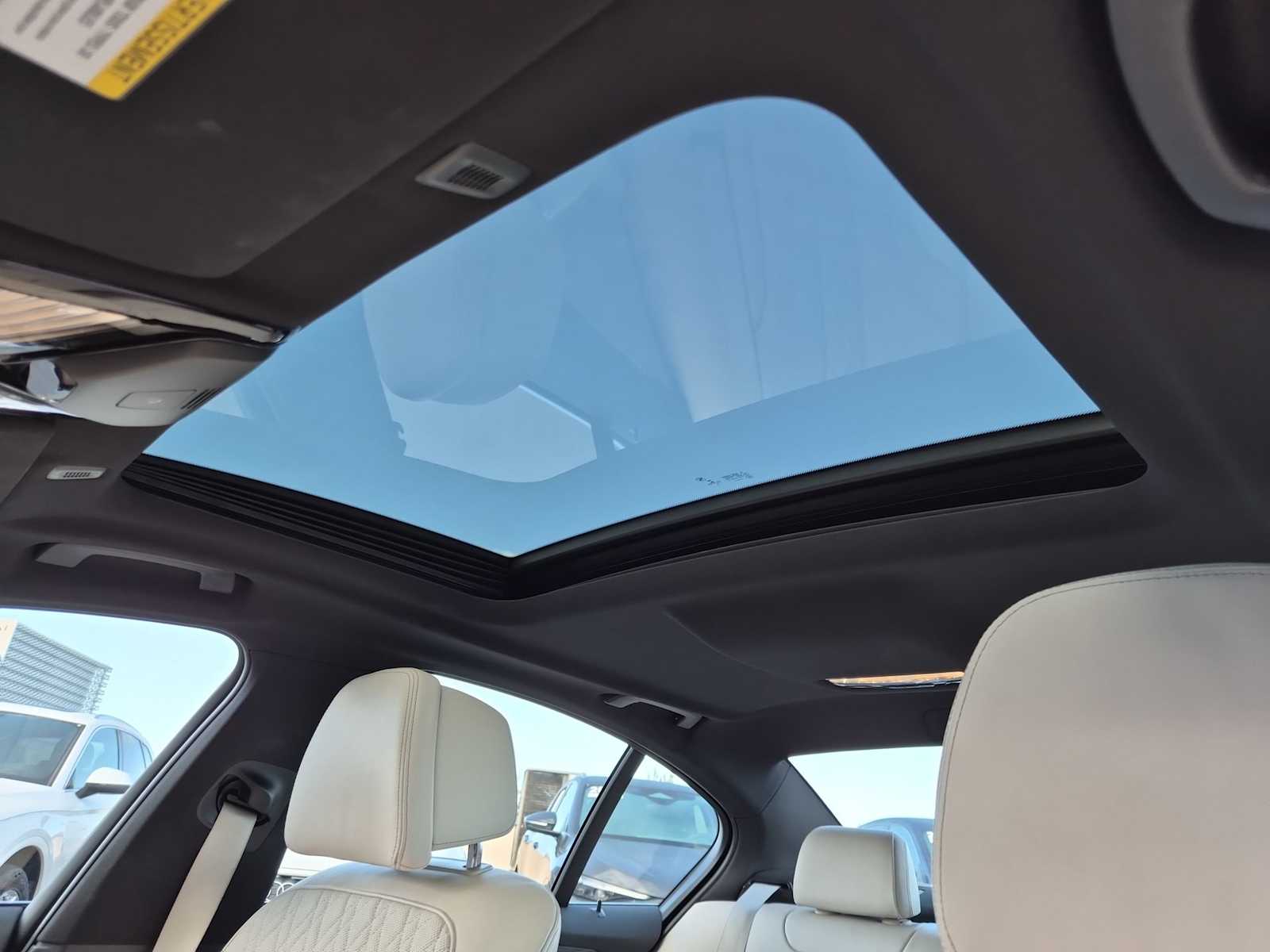 Thumbnail: 2021 BMW 5 Series - 18