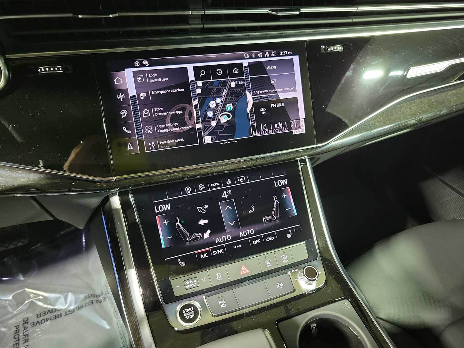 Thumbnail: 2026 Audi Q8 - 24