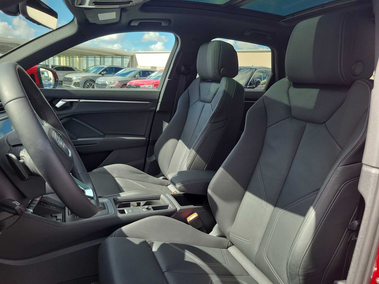 Thumbnail: 2025 Audi Q3 - 15