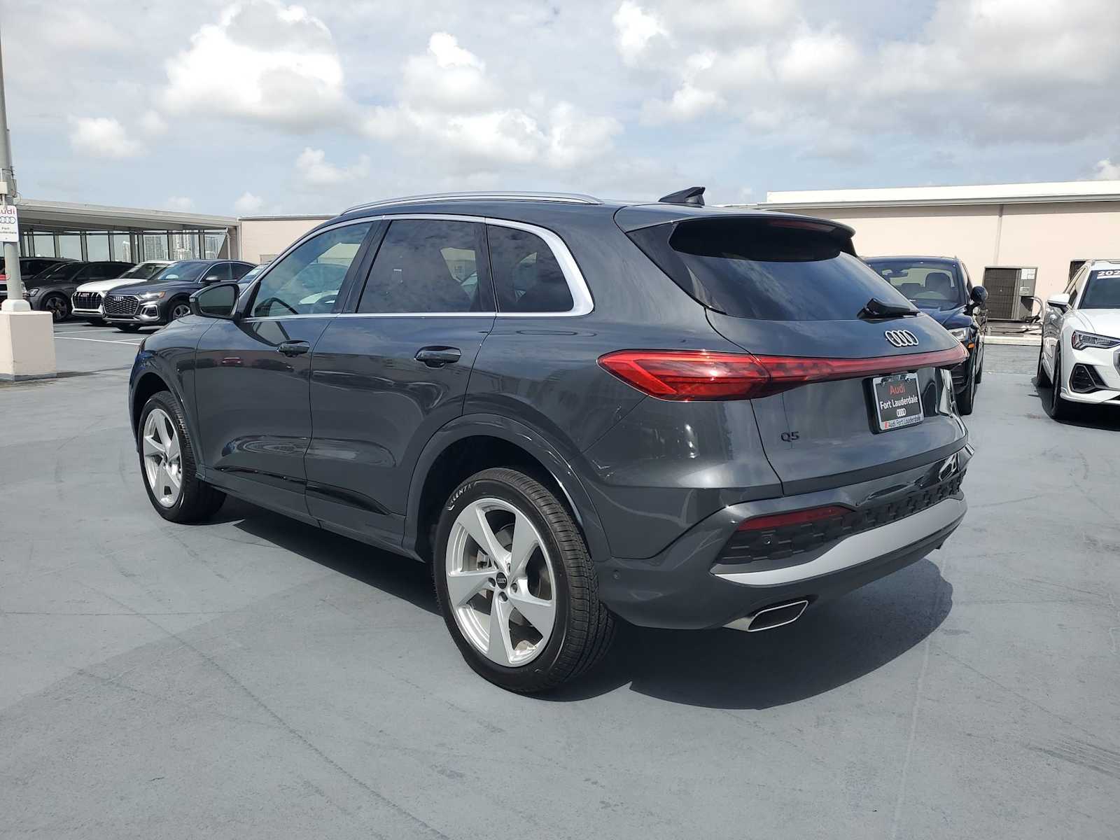 Thumbnail: 2025 Audi Q5 - 4