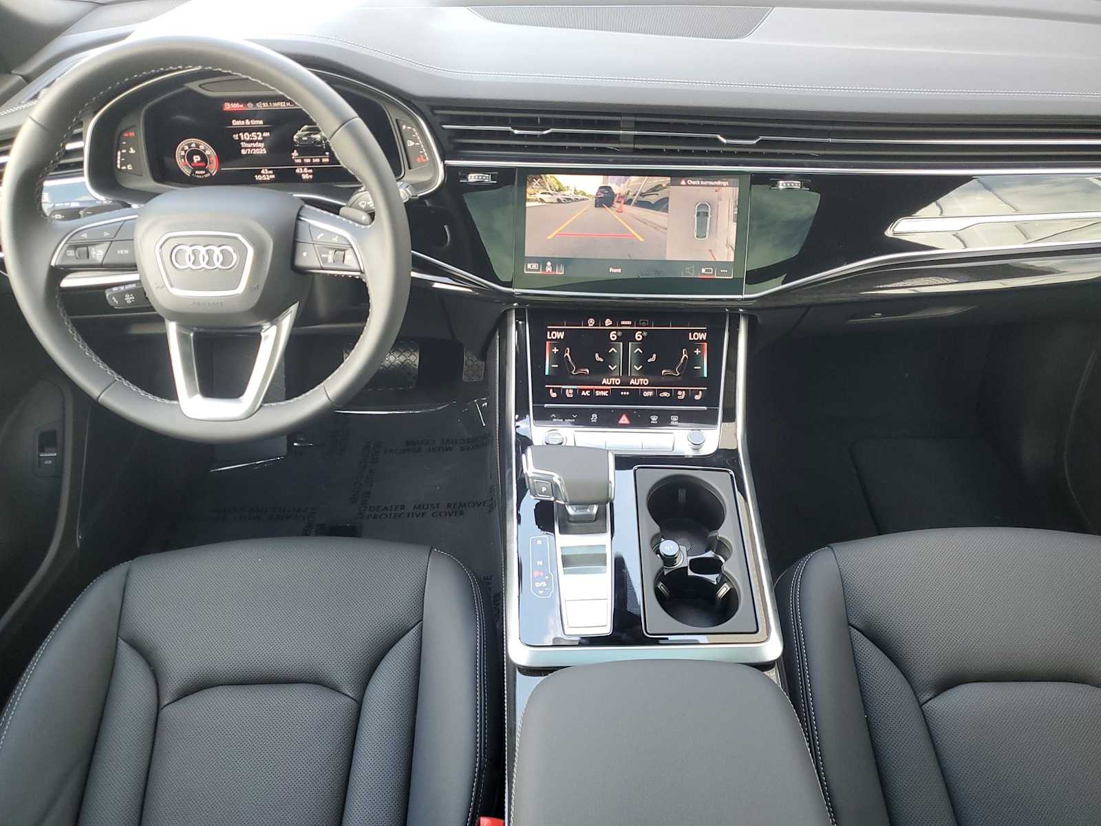 Thumbnail: 2025 Audi Q8 - 10