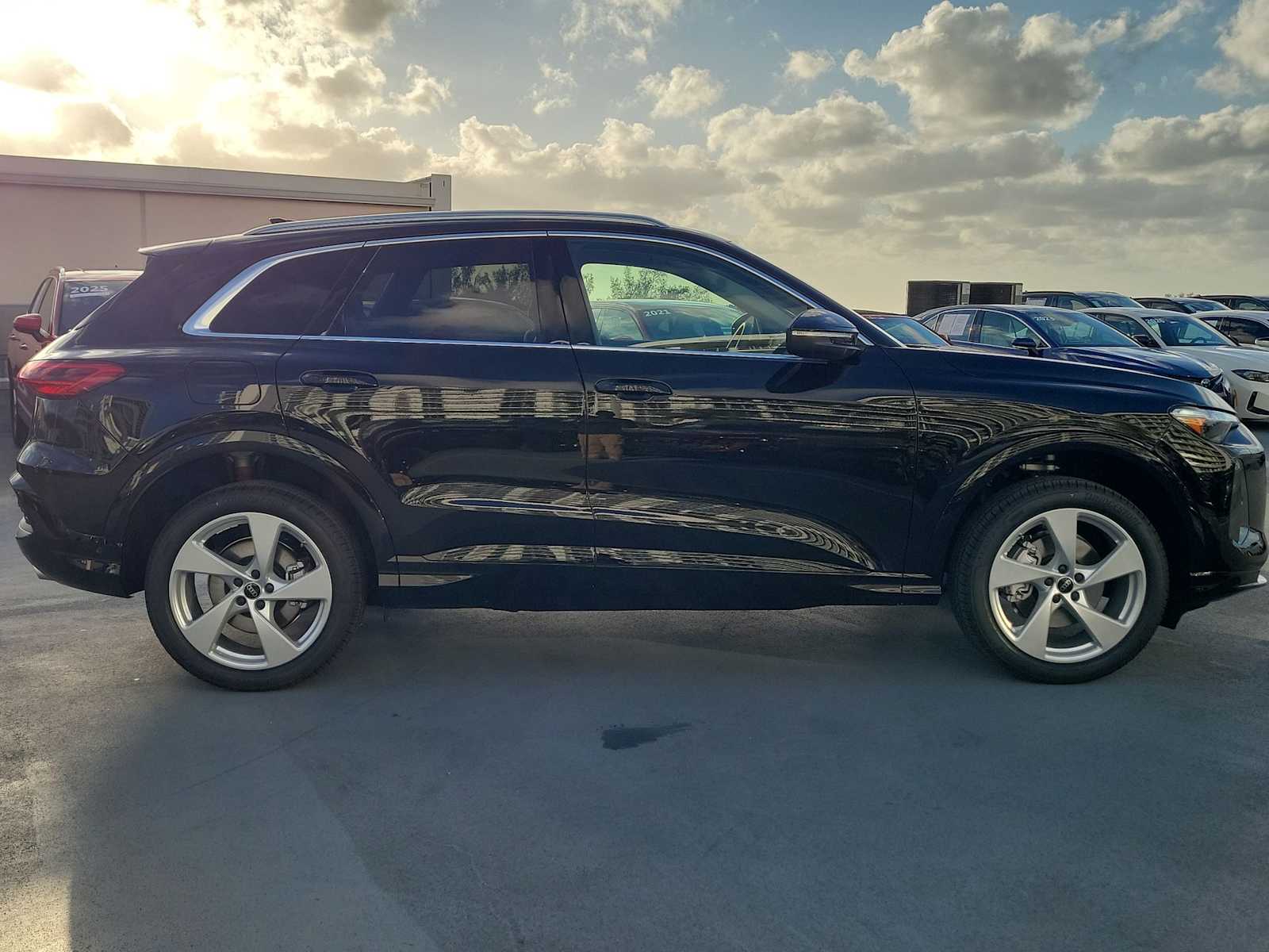 Thumbnail: 2026 Audi Q5 - 7