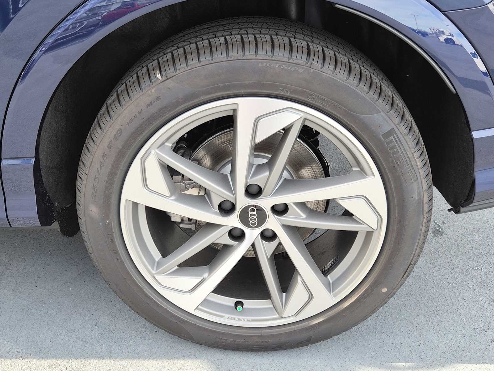 Thumbnail: 2025 Audi Q3 - 12