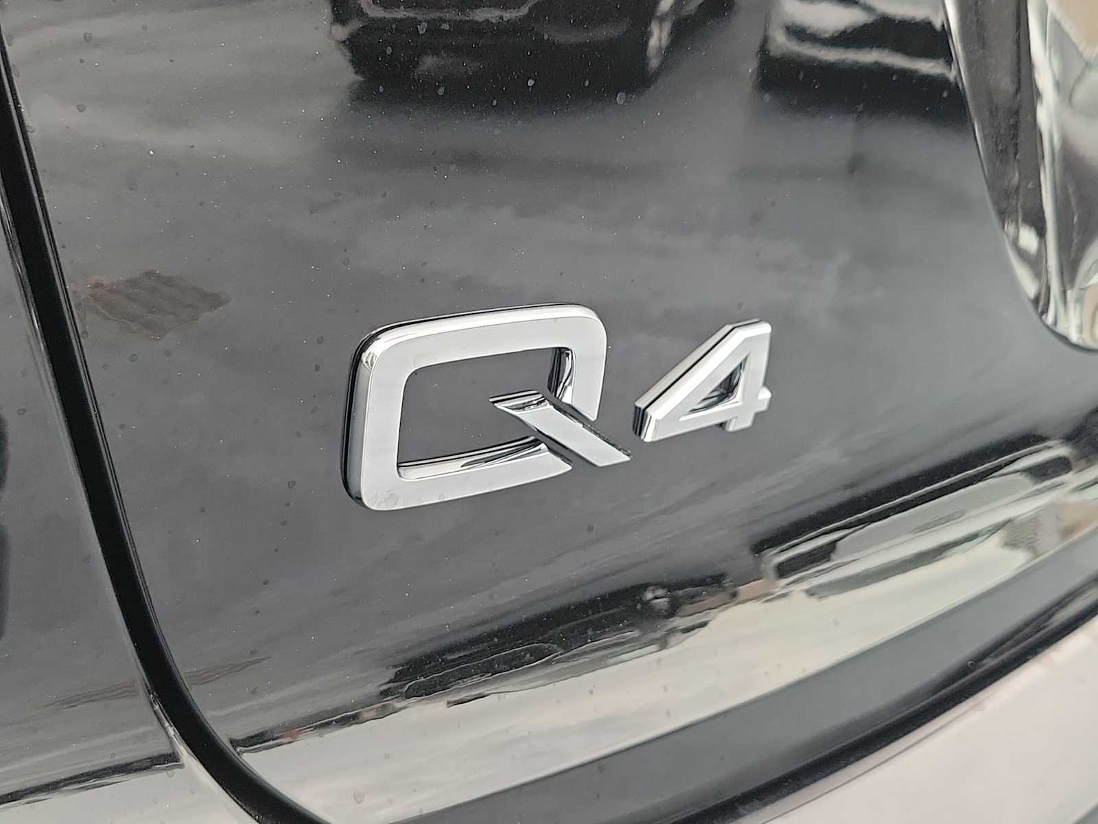 Thumbnail: 2026 Audi Q4 e-tron - 10