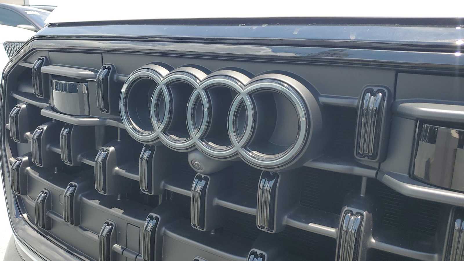 Thumbnail: 2026 Audi Q8 - 11