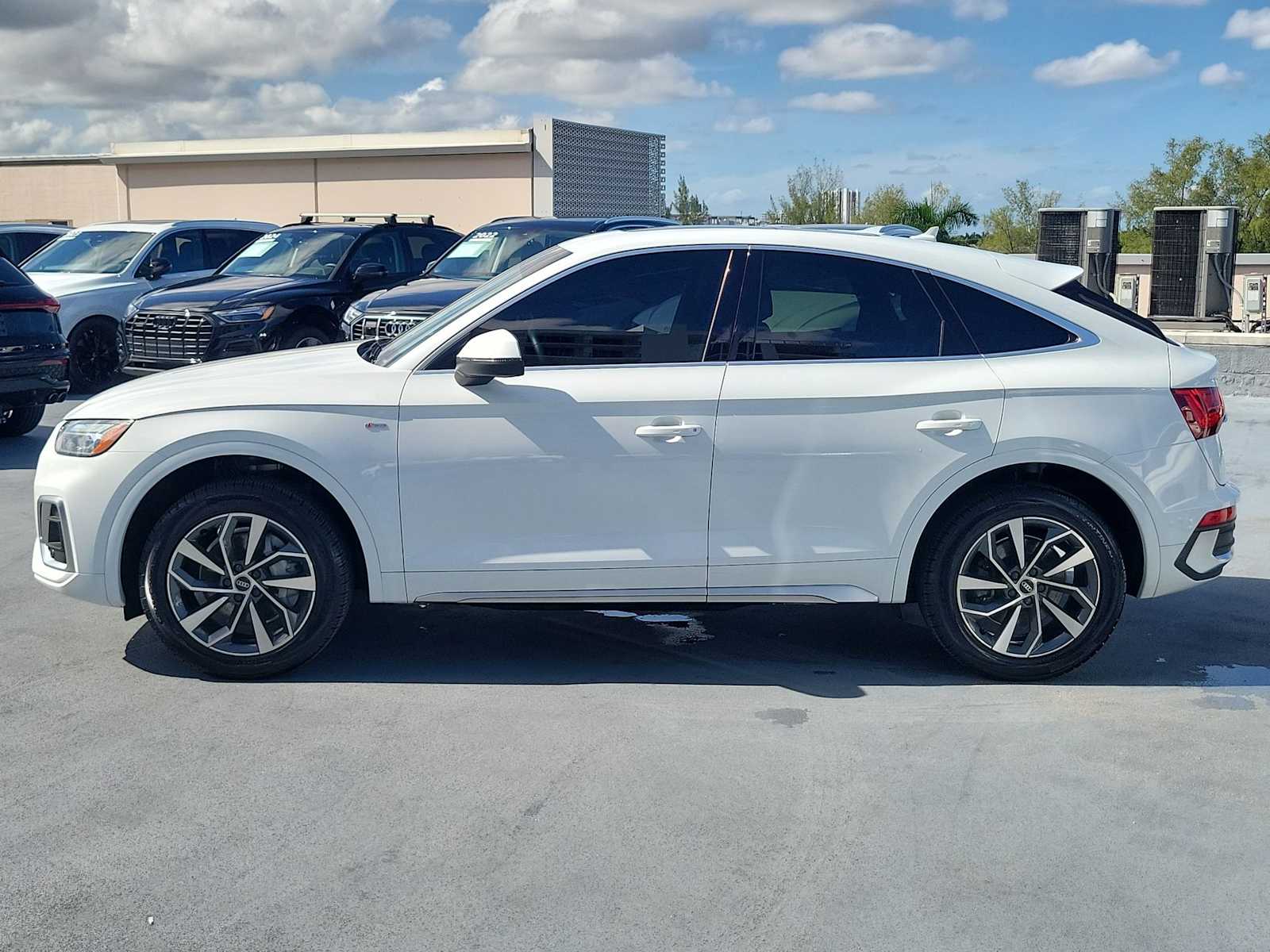 Thumbnail: 2021 Audi Q5 - 3