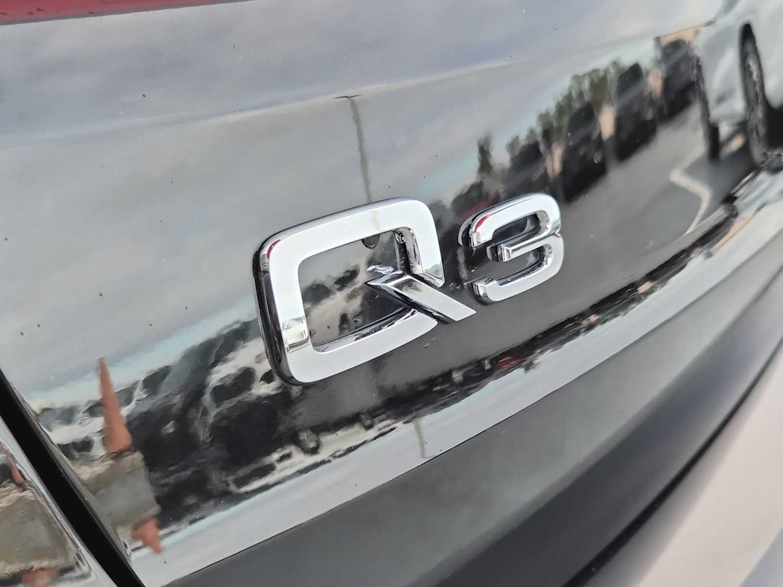 Thumbnail: 2021 Audi Q3 - 10