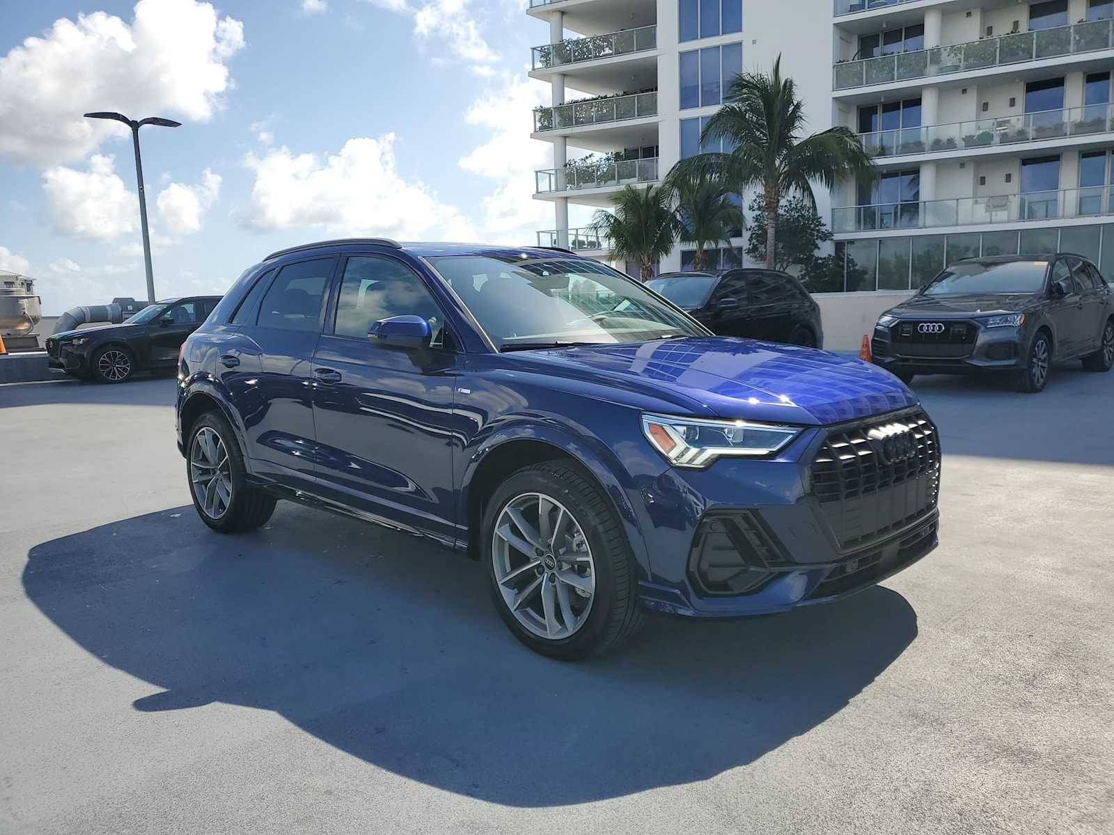 Thumbnail: 2025 Audi Q3 - 8