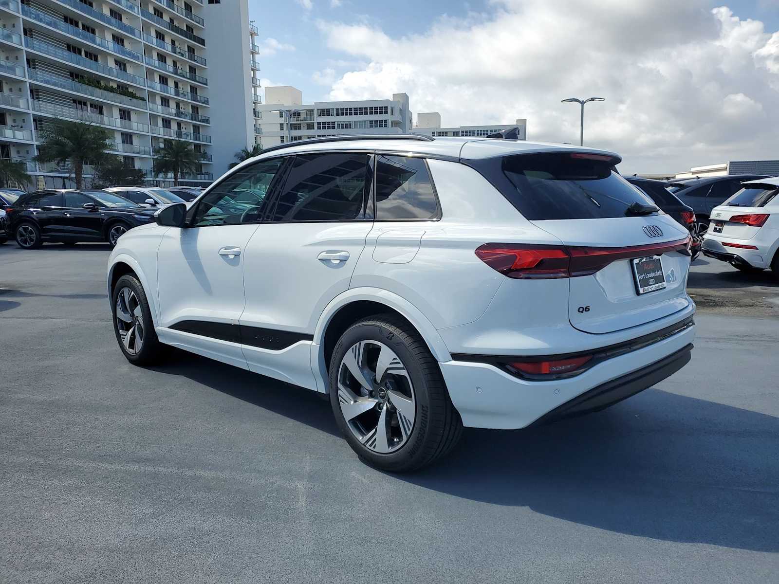 2025 Audi Q6 E-tron Premium Plus photo 4