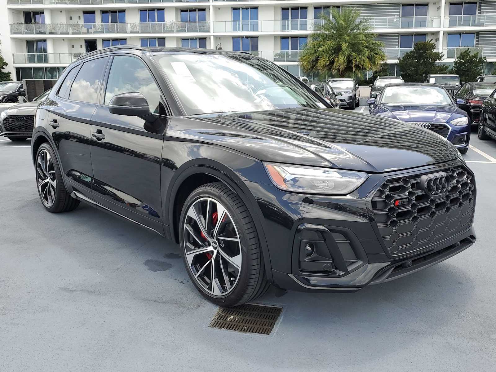 Thumbnail: 2023 Audi SQ5 - 8