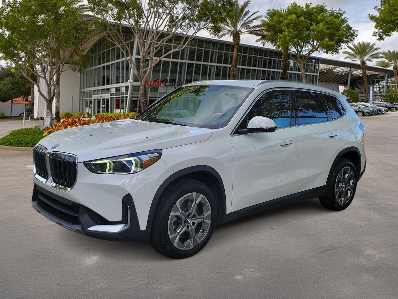 Thumbnail: 2023 BMW X1 - 1