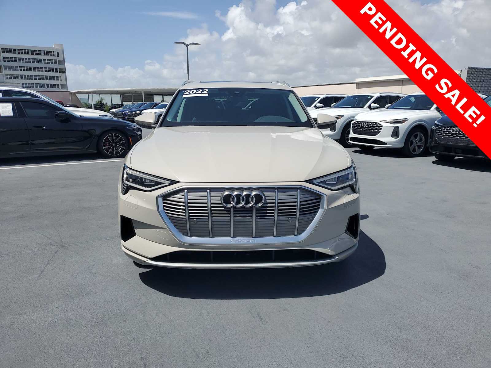 Thumbnail: 2022 Audi e-tron - 9