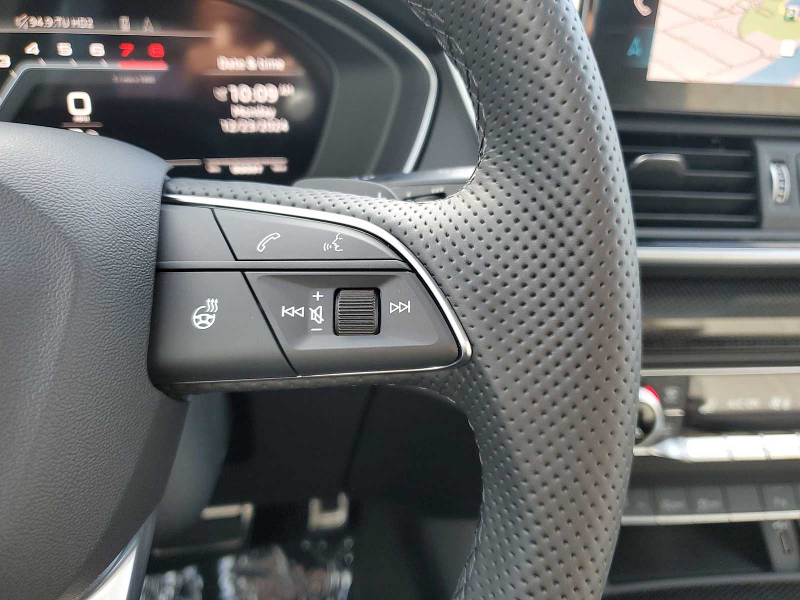 2025 Audi SQ5 Premium Plus 18