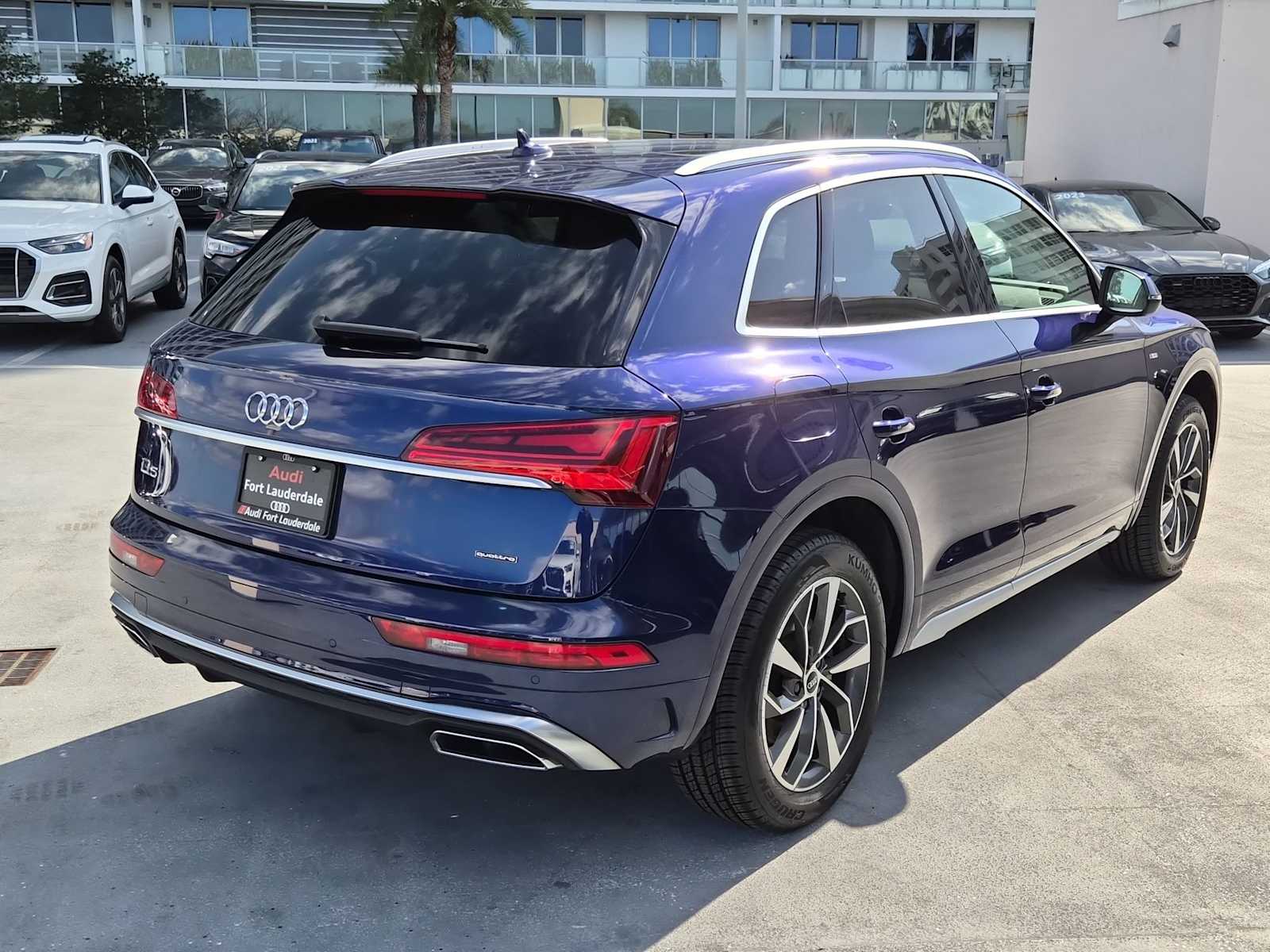 Thumbnail: 2022 Audi Q5 - 6