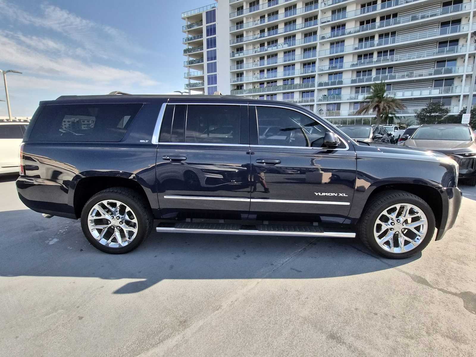 Thumbnail: 2019 GMC Yukon XL - 7