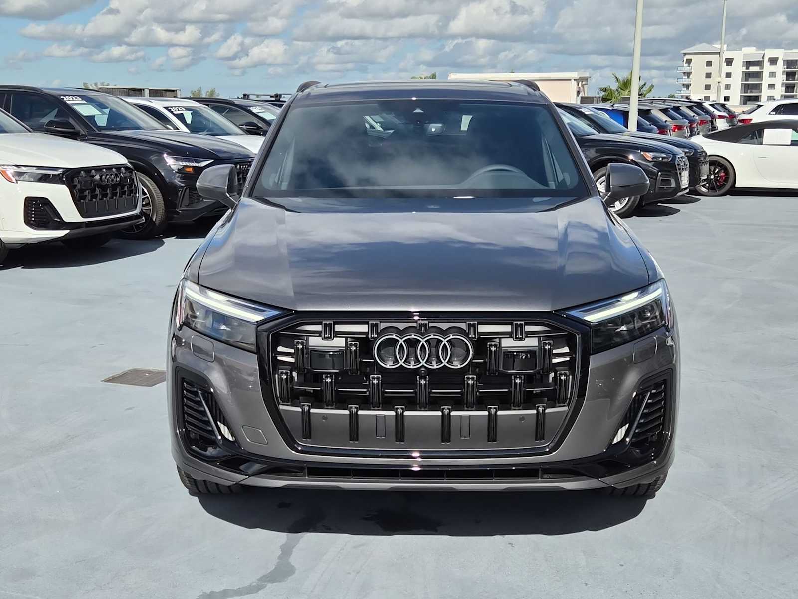 Thumbnail: 2026 Audi Q7 - 9