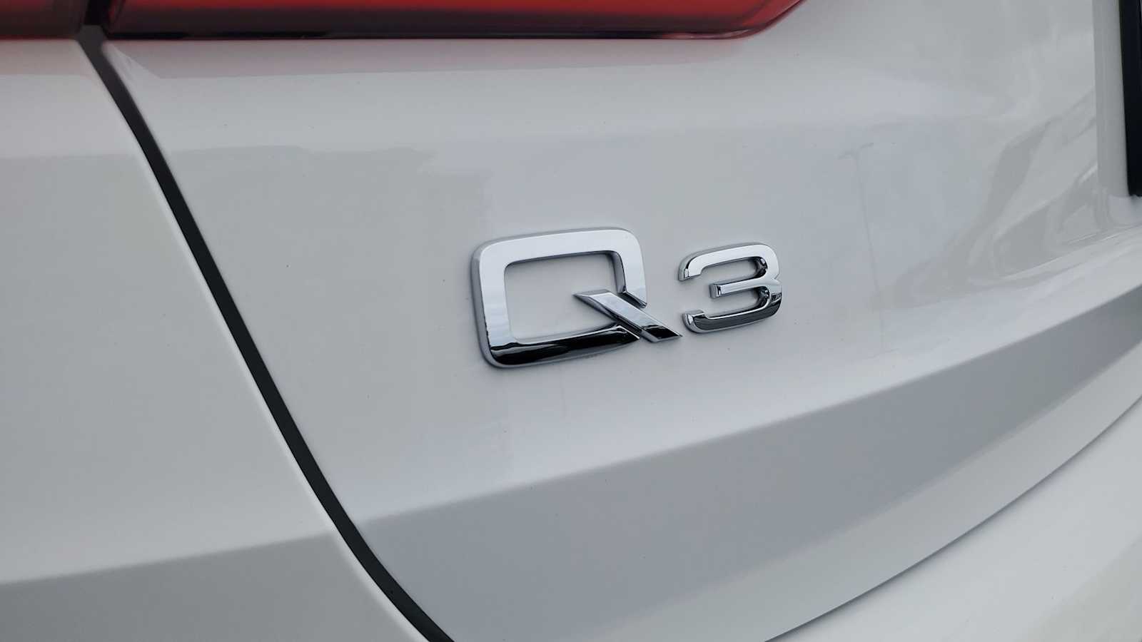 Thumbnail: 2023 Audi Q3 - 12